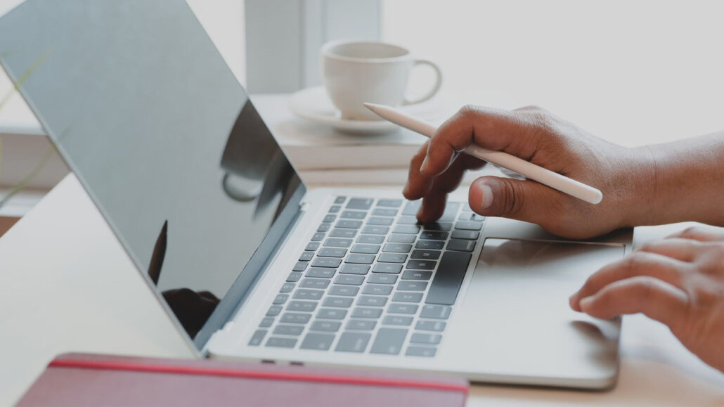 Does spending too much time on internet cause any issues?